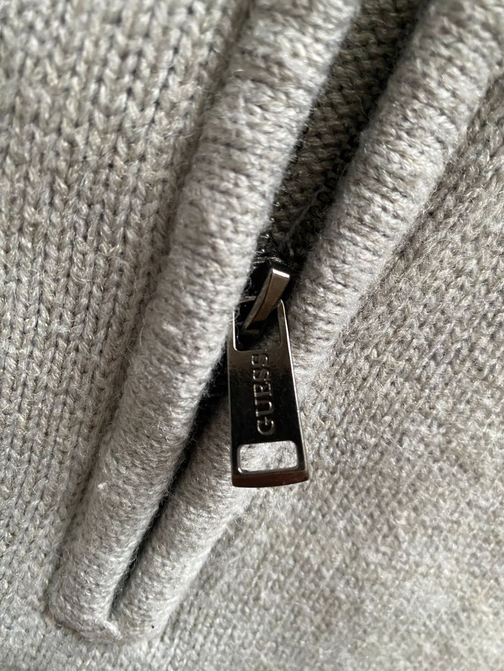 Guess Maglioni & Felpe: Guess Pullover (L) – Usato da Gümligen venduto da Vicky2 4