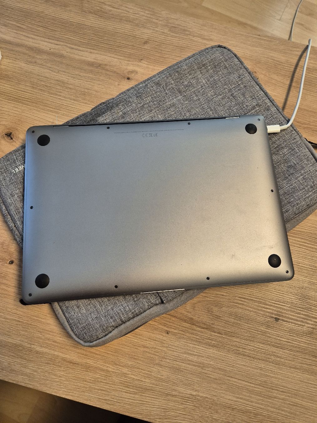 Apple Notebook: MacBook Air, Wenig Gebraucht – Usato da Henggart venduto da dom_7tdc 2