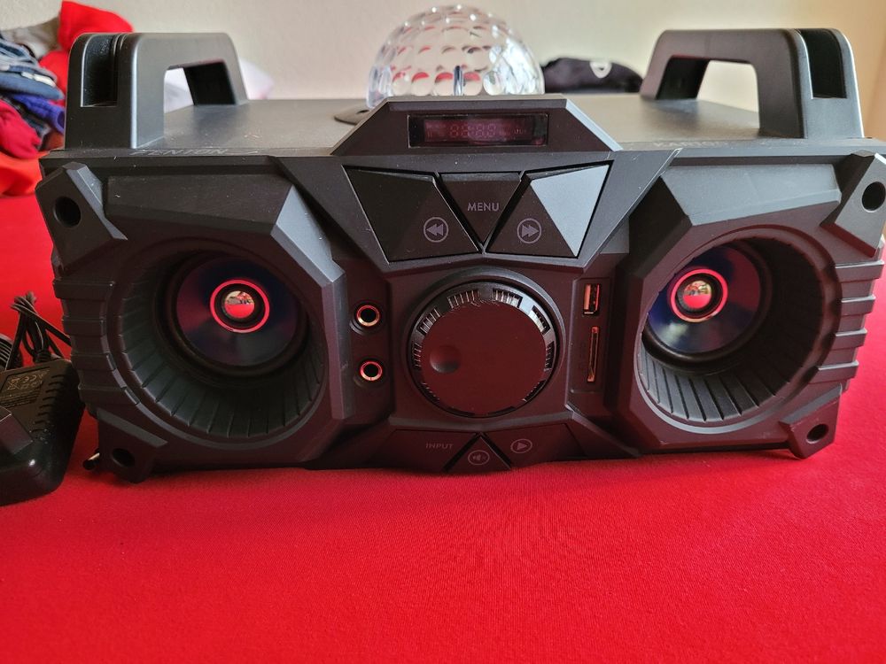 Musikbox mit Discolicht (Gebraucht) in Steffisburg für CHF 25 – mit ...
