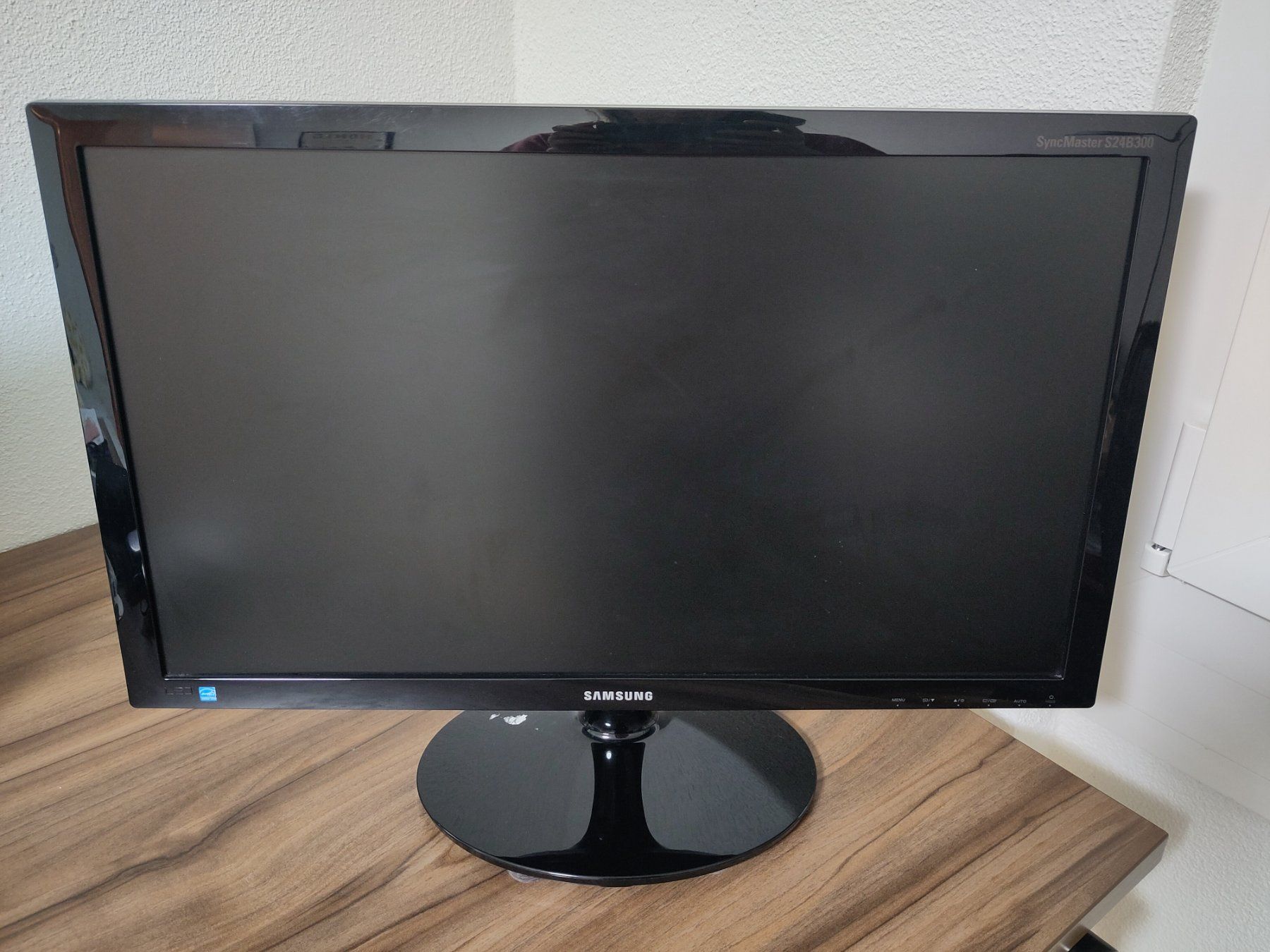 Samsung Monitor: Samsung SyncMaster S24B300HL Monitor – Usato da Winterthur venduto da anj_fsw6
