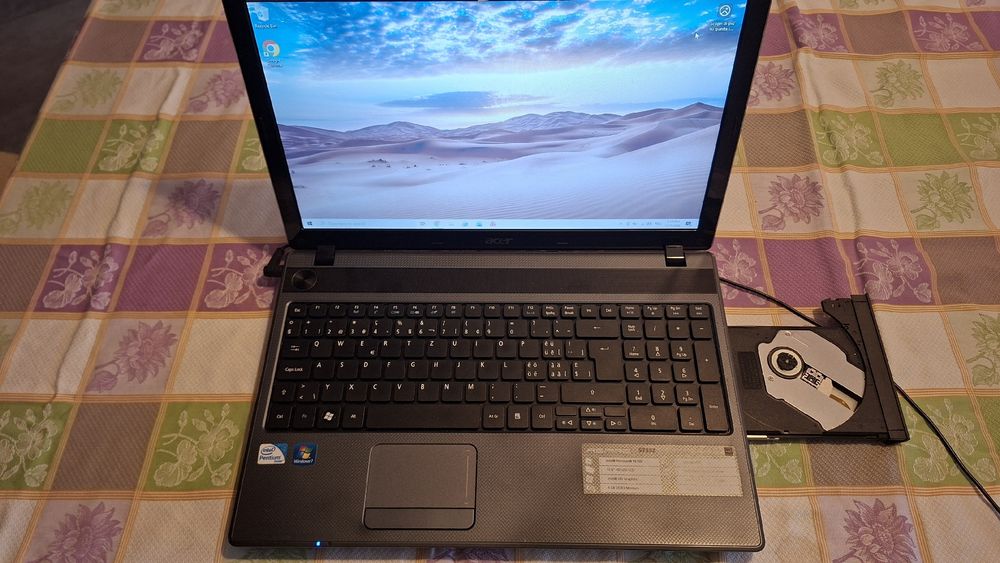 Acer Aspire 5733z Laptop - 8GB RAM - 256GB SSD (Gebraucht) in Giubiasco ...