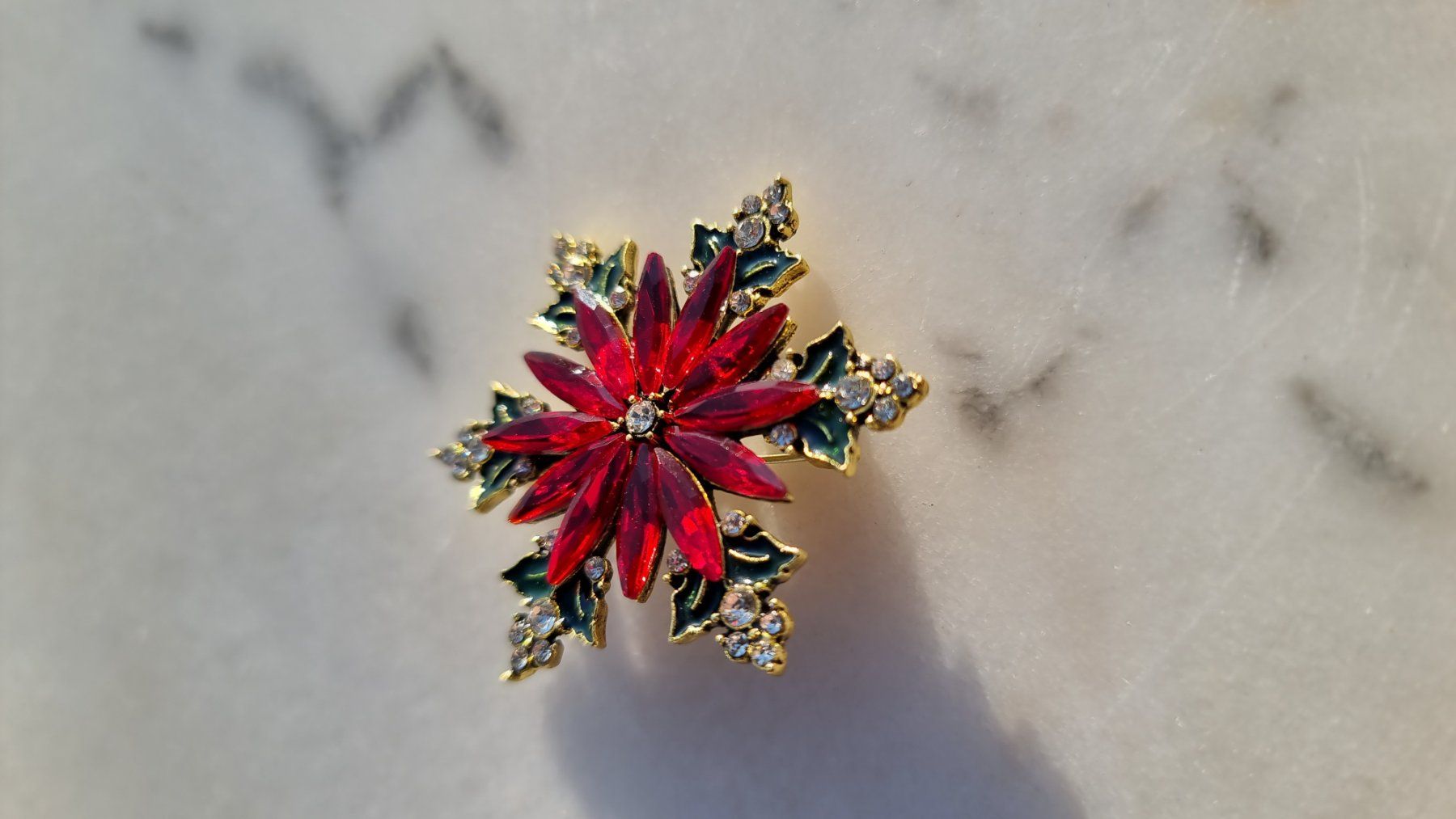 Broschen & Nadeln: Weihnachtsstern Brosche ca. 4 cm 613 – Gebraucht aus Wald ZH von Martin79