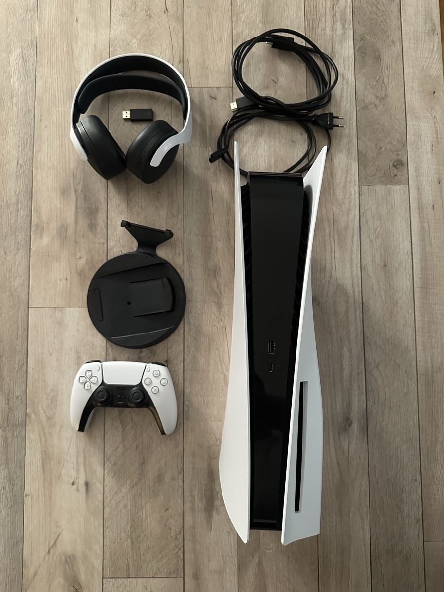 Sony Console: PS5 mit Laufwerk inkl. Controller und PULSE 3D Headset – Usato da Langenthal venduto da silni92