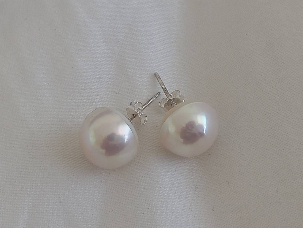 Orecchini pendenti & Orecchini a lobo: Edle 12 mm Mabe-Perlen-Ohrstecker – Usato da Romanshorn venduto da mololo 1
