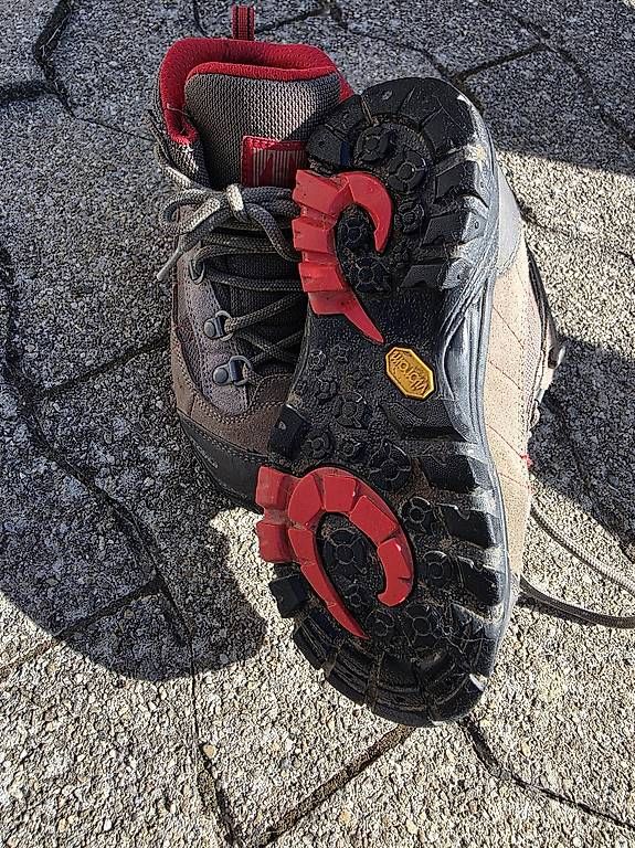 Schuhe für Jungen: Trekkingschuhe wie neu – Gebraucht aus Leuzigen von Loop_t 1