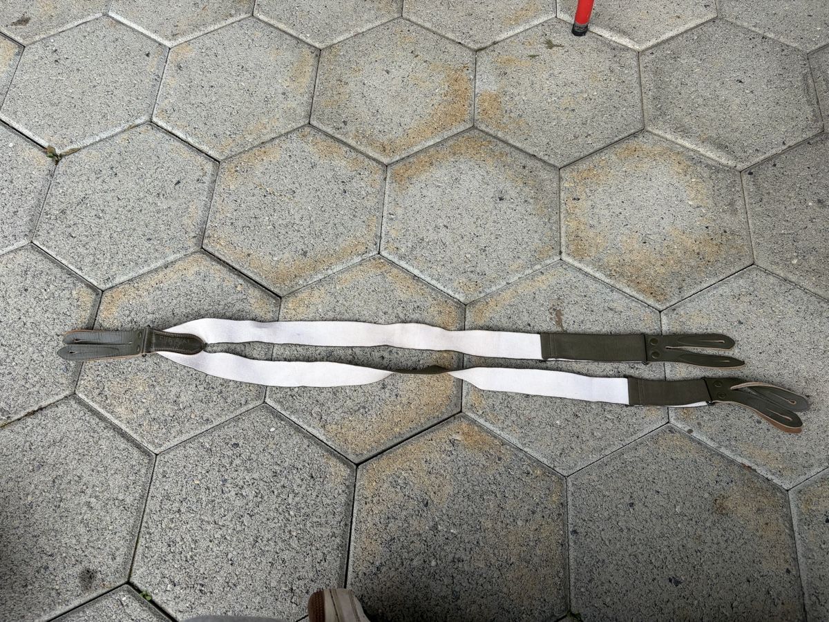 Uniformi: DDR/ NVA Hosenträger – Usato da Balsthal venduto da Sven.sch 3