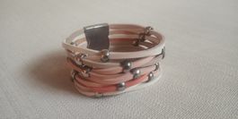 Bracelet cuir ou imitation cuir avec perles