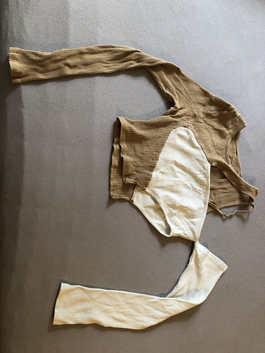 Weekday Top: Fancy Top von Weekday – Usato da Zürich venduto da aurelia_nater 1