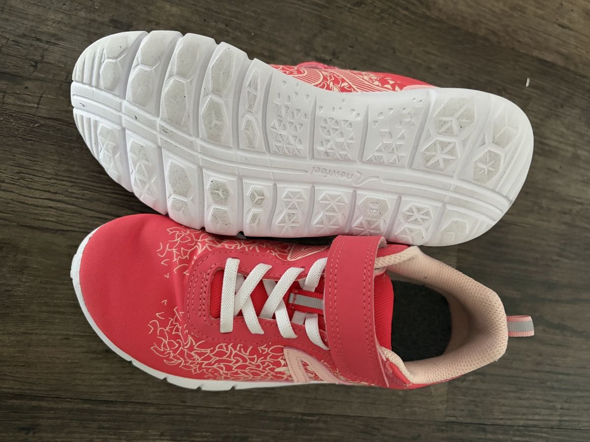 Decathlon Scarpe per ragazze: Turnschuhe Gr.34 – Nuovo (secondo la descrizione) da Heimberg venduto da Blackwitch 1