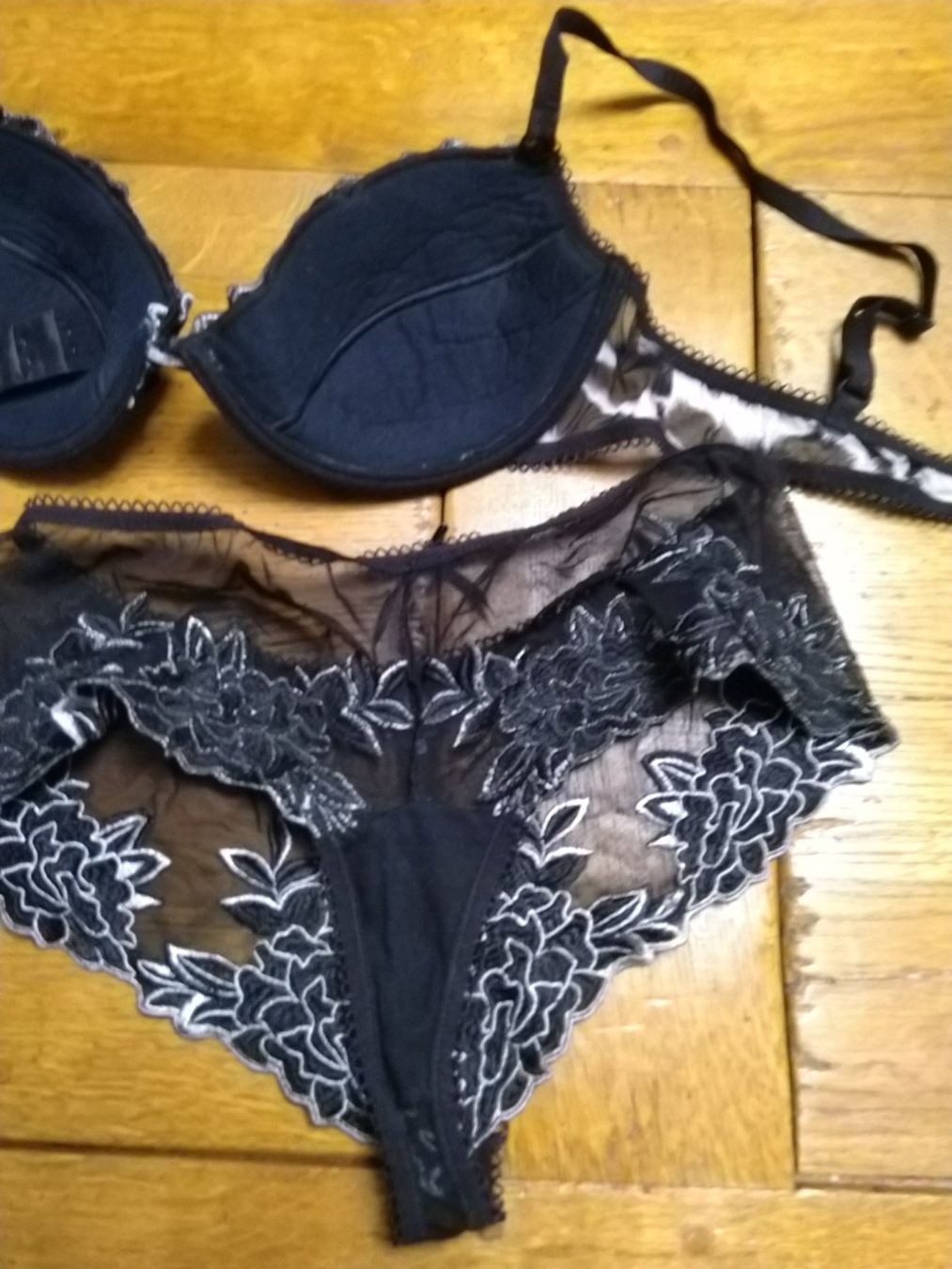 Guess Altra biancheria intima: Unterwäsche – Usato da Rieden AG venduto da Galina11 2