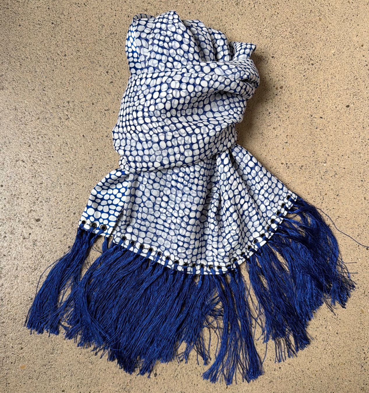Foulard & Sciarpe: APOSTROPHE Schal | 100% Seide 💙 – Usato da Zürich venduto da ClosetQueen 2