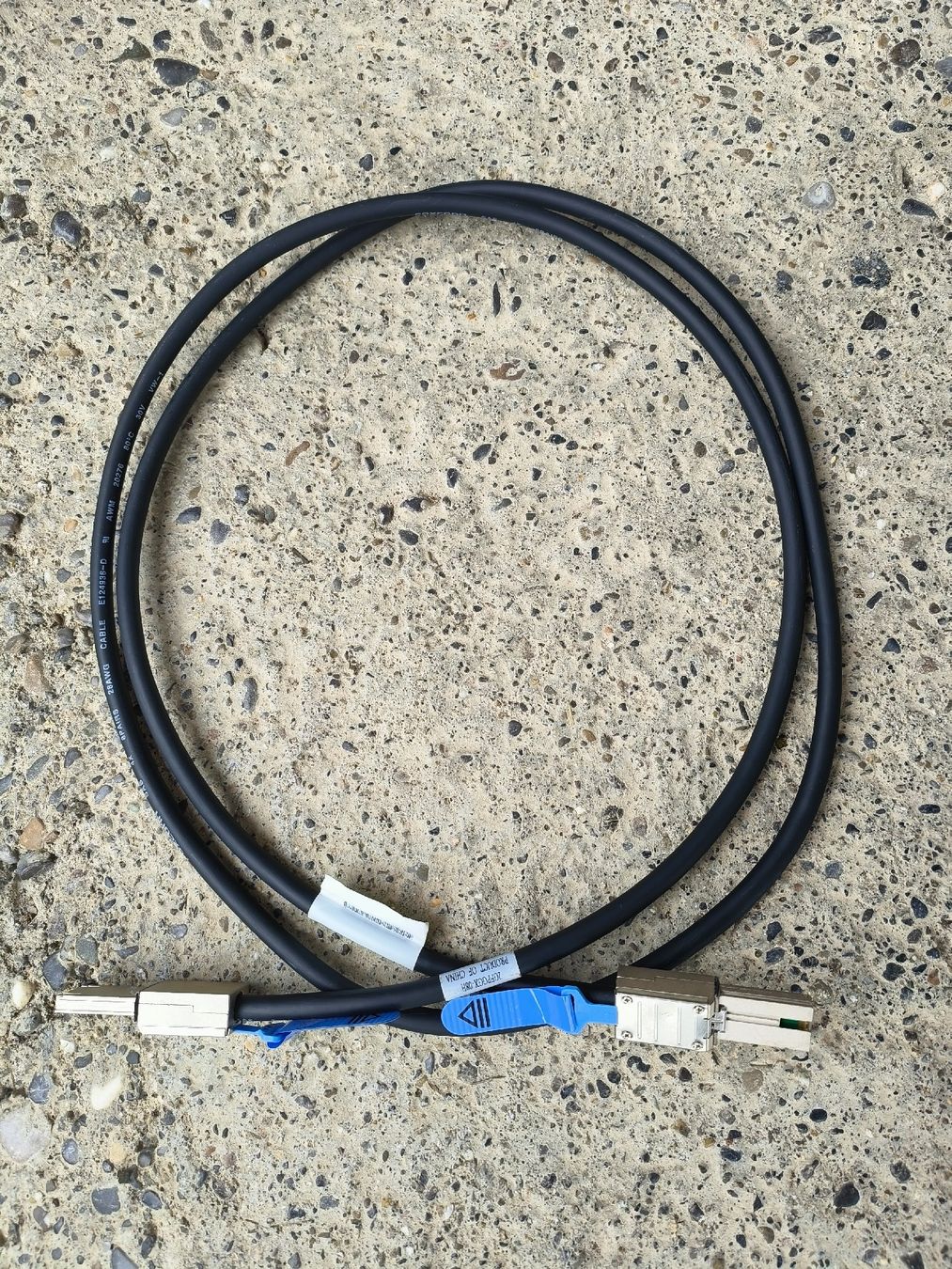 Kabel: Foxconn SAS E124936-E – Gebraucht aus Obfelden von Alf2005