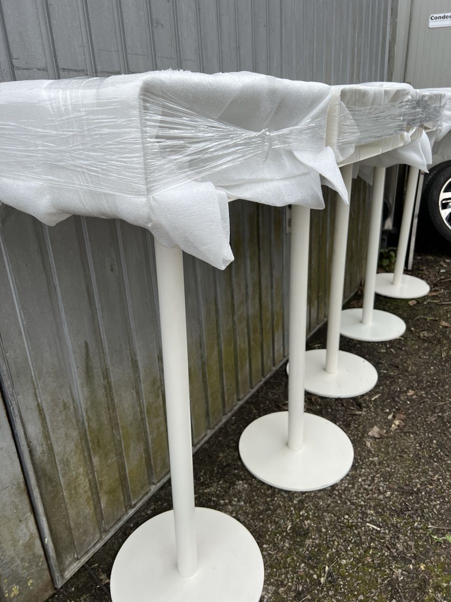 Tische: Steh Tisch Deluxe weiss Gastro – Gebraucht aus Winterberg ZH von Chnoblibrot