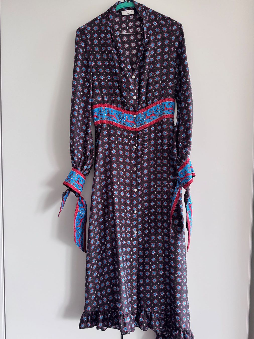 Sandro Vestiti: 100% Seidenkleid von Sandro (EU 34) – Usato da Wädenswil venduto da LH76 5