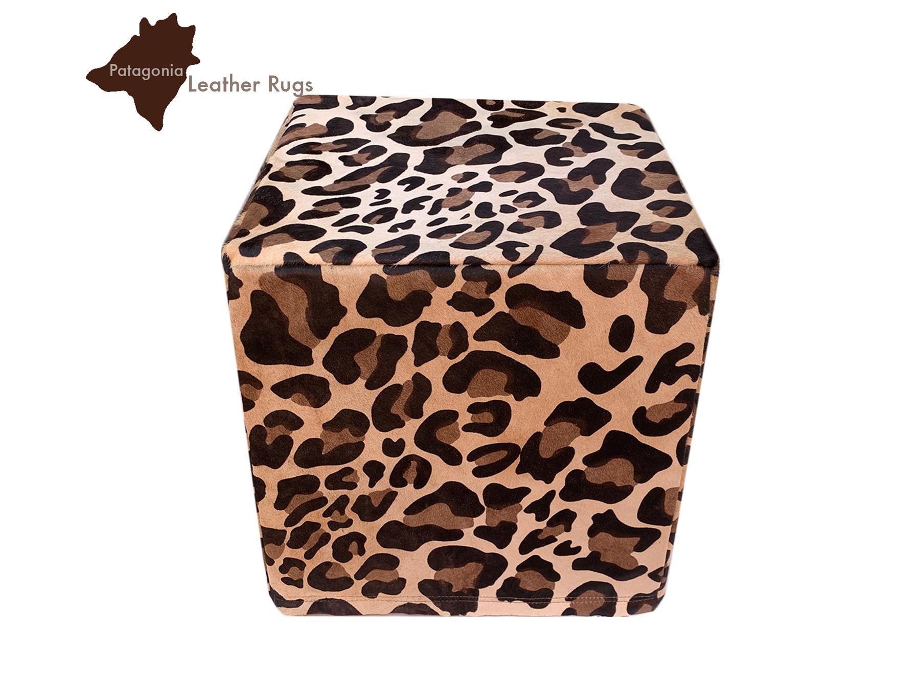 Sgabelli: Kuhfell Hocker Jaguar – Nuovo e nell'imballaggio originale da Arbedo venduto da patagonialeatherrugs 1