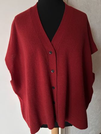 aermellose Wollstrickjacke Masai, Grösse M, neu mit Etikette