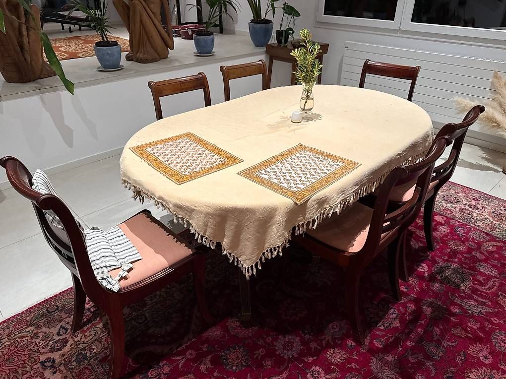 Tische: Teak Mahogany Dining Table with 6 Chairs Included – Gebraucht aus Grens von iti_bk5f 1