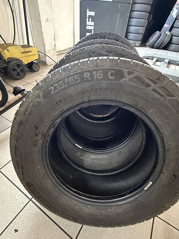 Pneumatici & Ruote complete: Continental 235/65 R16 C – Usato da Locarno venduto da Sciaki
