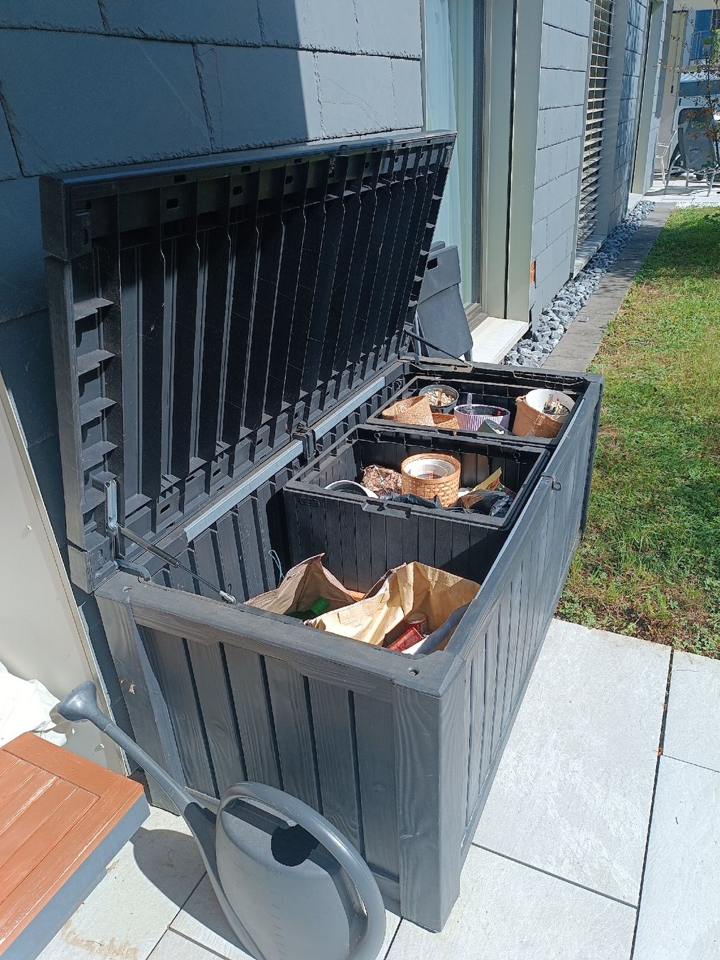 Box contenitori: Gartenbox Kunststoff grau gebraucht – Usato da Uster venduto da carolin.z 1