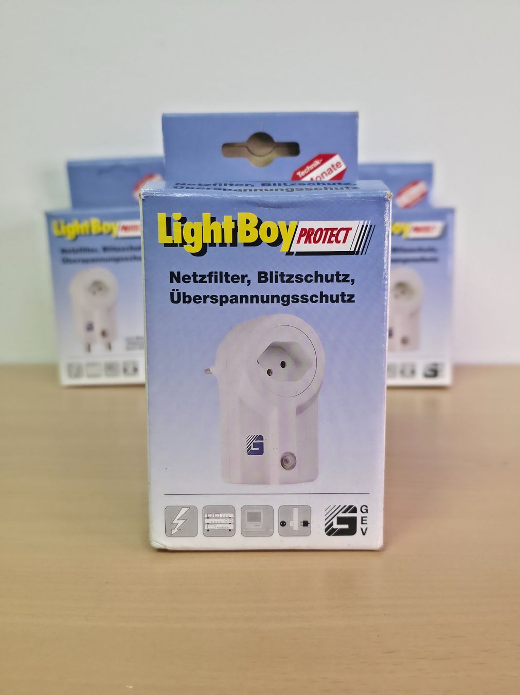 Spine: 4x LightBoy Netzfilter, Blitzschutz, Überspannungsschutz NOS – Nuovo (secondo la descrizione) da Dietlikon venduto da litisop