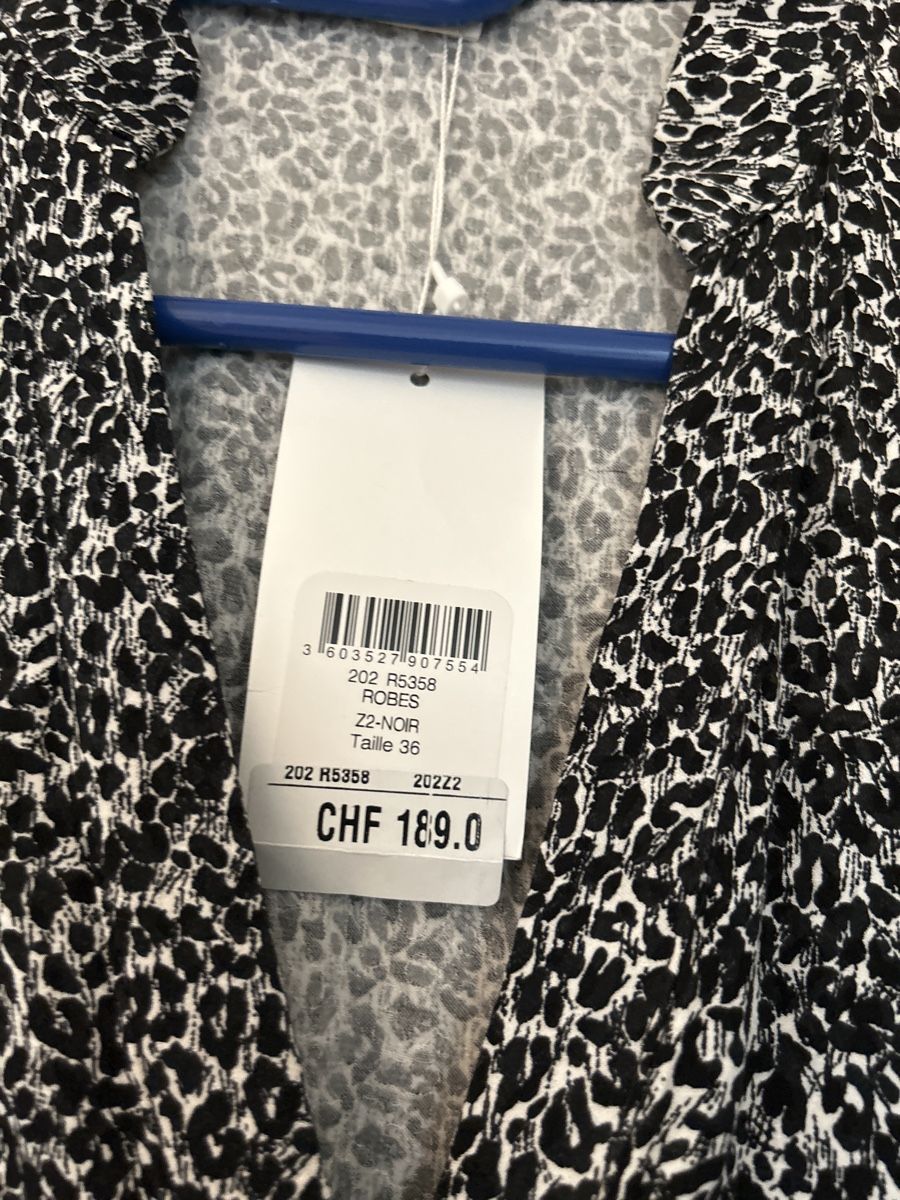 Kookai Vestiti: Robe Kookai – Nuovo e nell'imballaggio originale da VEYRIER venduto da orange011 1