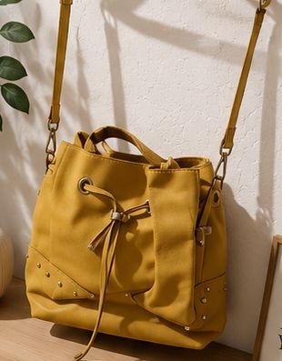 Damen Tasche gelb Wildlederoptik mit Nieten guter Zustand