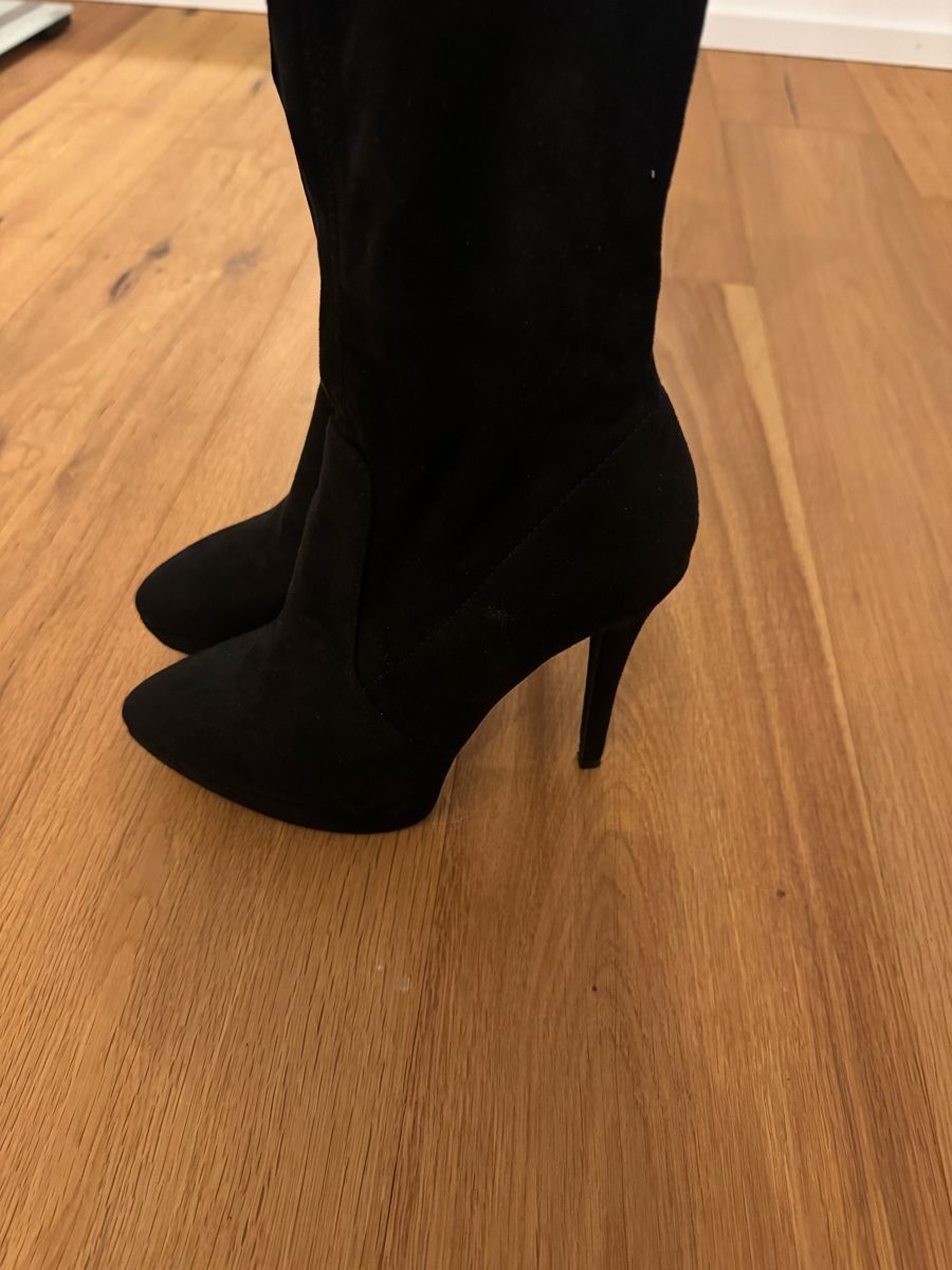 Scarpe da donna: Schwarze Overknee Stiefel Wildleder – Nuovo (secondo la descrizione) da Rorschacherberg venduto da vic_vz57 1