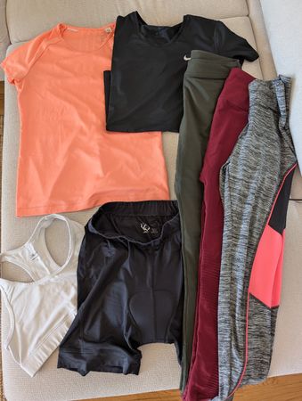 Sportbekleidung Damen 6-teilig Grösse XS/S/M