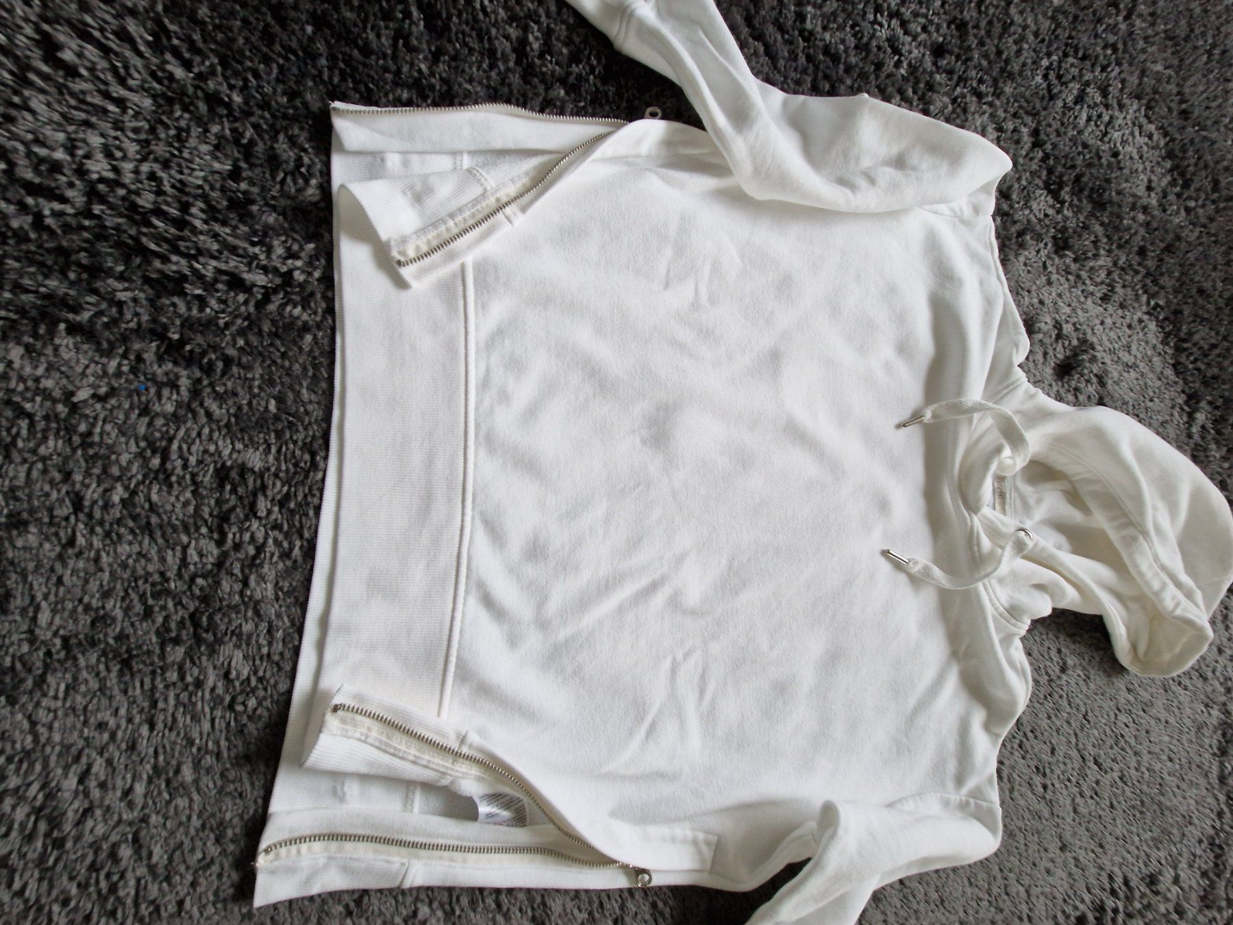 Esprit Maglioni & Felpe: Kapuzensweatshirt – Usato da Wiesendangen venduto da bano1900