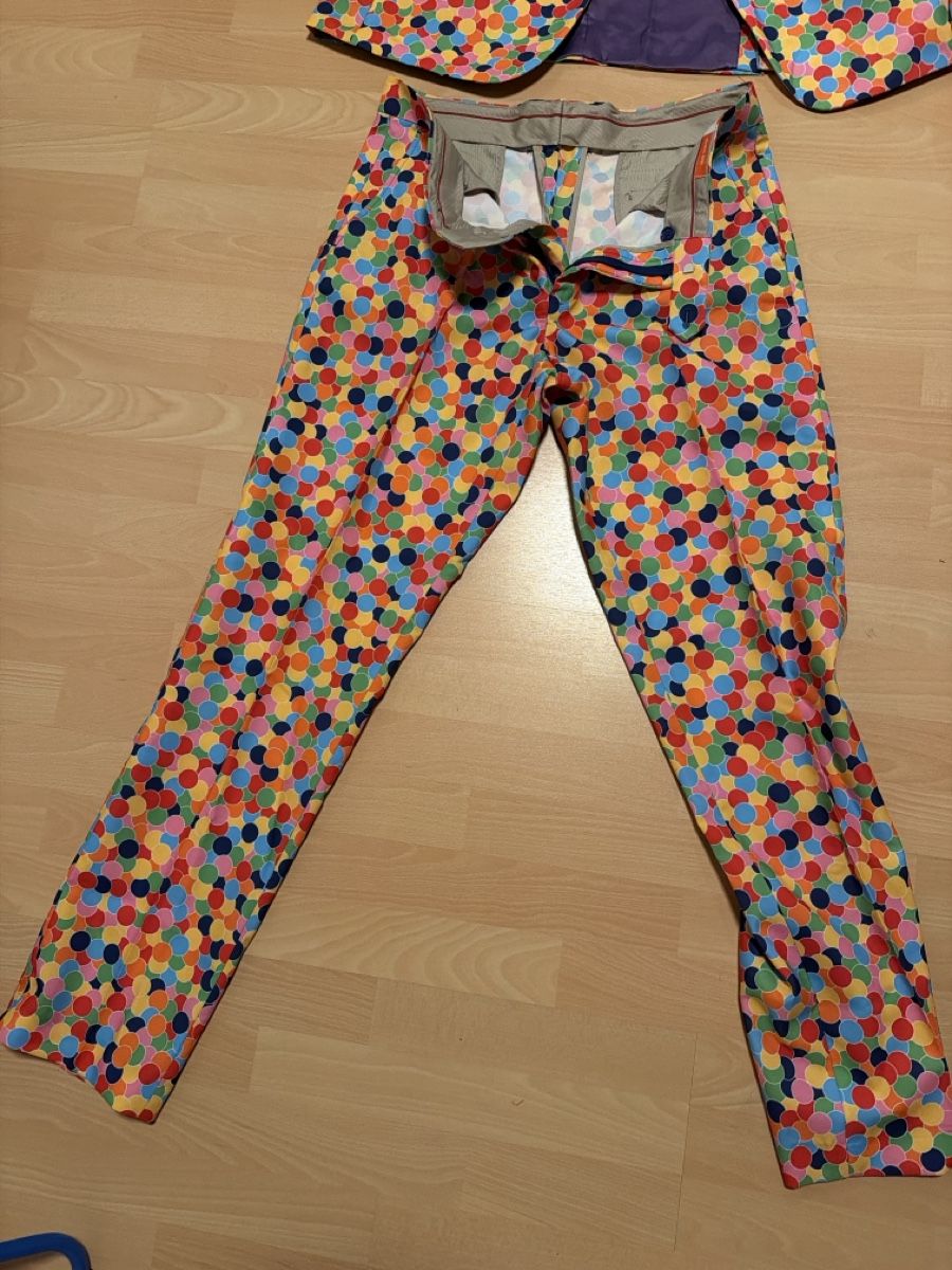 Oppo Costumes: Opposuits Anzug Herren Konfetti Grösse 54 – D'occasion à Auenstein par Robin_1990 2