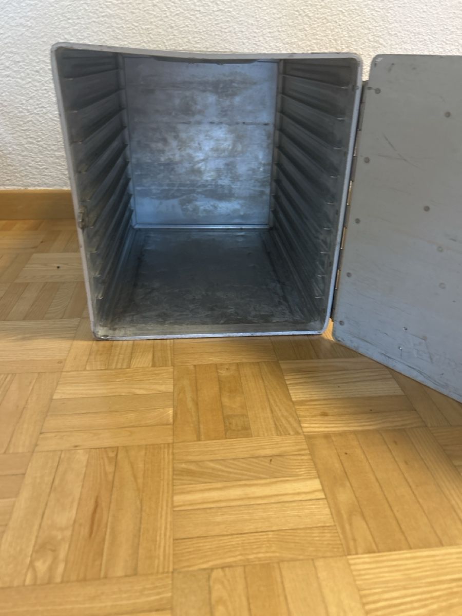 Valigie & Borse: Swissair  Flugzeug Galley Container – Usato da kloten venduto da Sgana 5