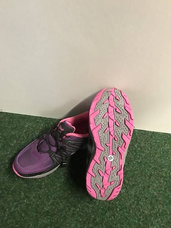Scarpe per ragazze: Fabrikneue Mädchen Turnschuhe – Usato da Kerns venduto da inspo 2