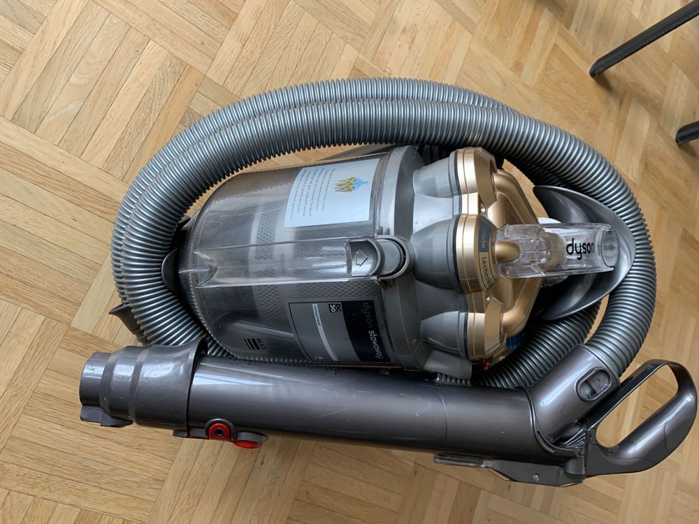 Dyson DC20 / Ohne Bodendüse (Bodendüse ist defekt) | Kaufen auf Ricardo