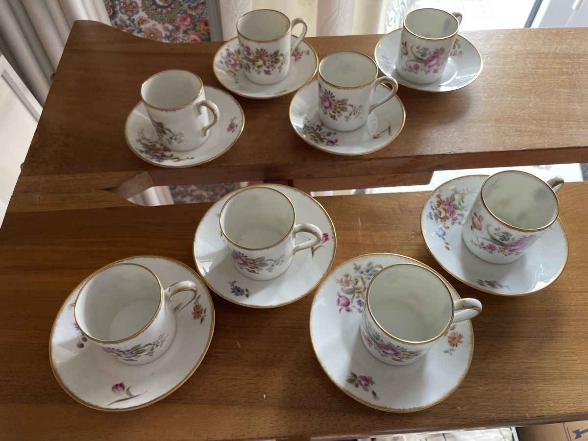Set di piatti: 8 GDA Limoges Tasses à café  – Usato da Granges-Marnand venduto da val_2b5z 3