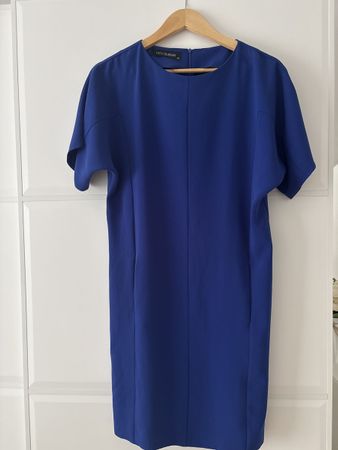 Elegantes blaues Kleid, Grösse 36, perfekt für den Sommer