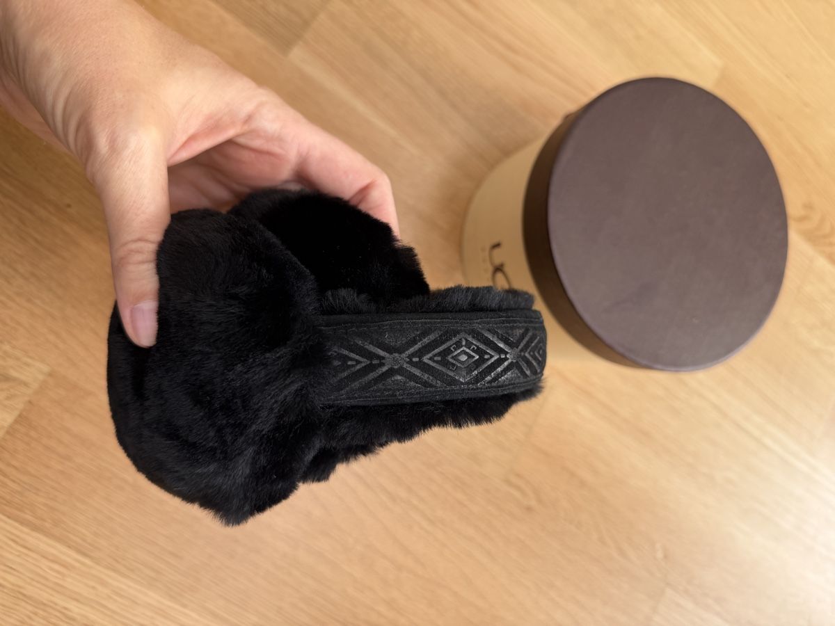 Ugg Copricapi, berretti & cappellini: Ohrenschützer Lammfell UGG – Nuovo (secondo la descrizione) da Zürich venduto da val_5xpm 3