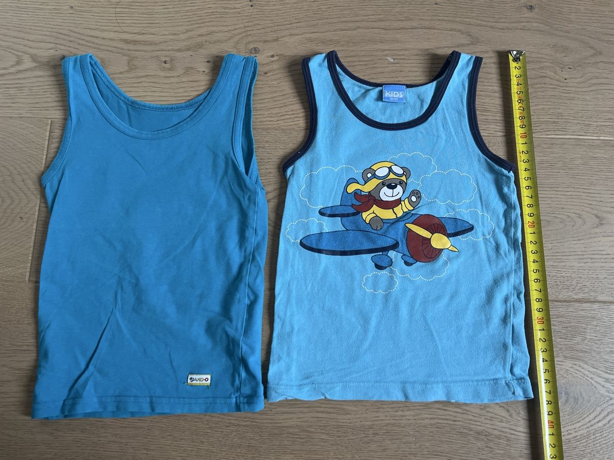 Biancheria intima: 2 elastische Shirts / Unterhemden Gr. 98/104 – Usato da Oensingen venduto da katepe