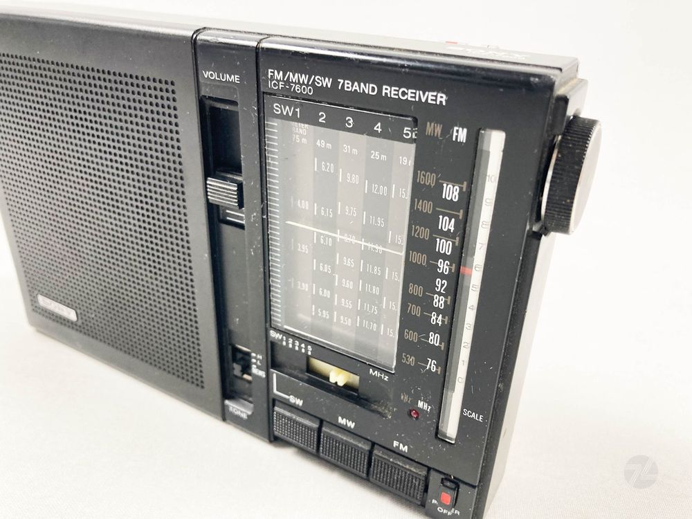 Sony Digital Portable World Radio Synthesized Receiver ICF
