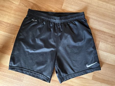 Nike Dri-FIT Shorts Schwarz Gr. S einf. Bundweite 37 cm