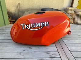 Motorrad Benzintank Triumph orange gebraucht gutem Zustand