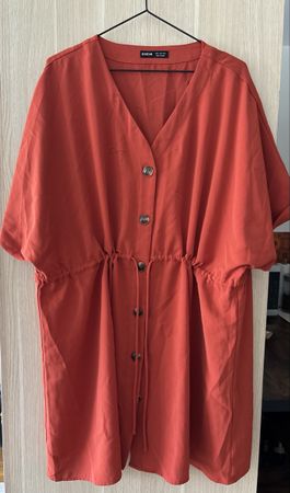 Shein Kleid Orange Grösse S/M Kordelzug vorne Strand