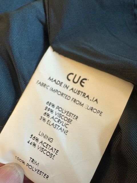 Giacche: Damenjacke cue Gr.34 wie neu – Usato da Wabern venduto da MagdalenaWabern 4
