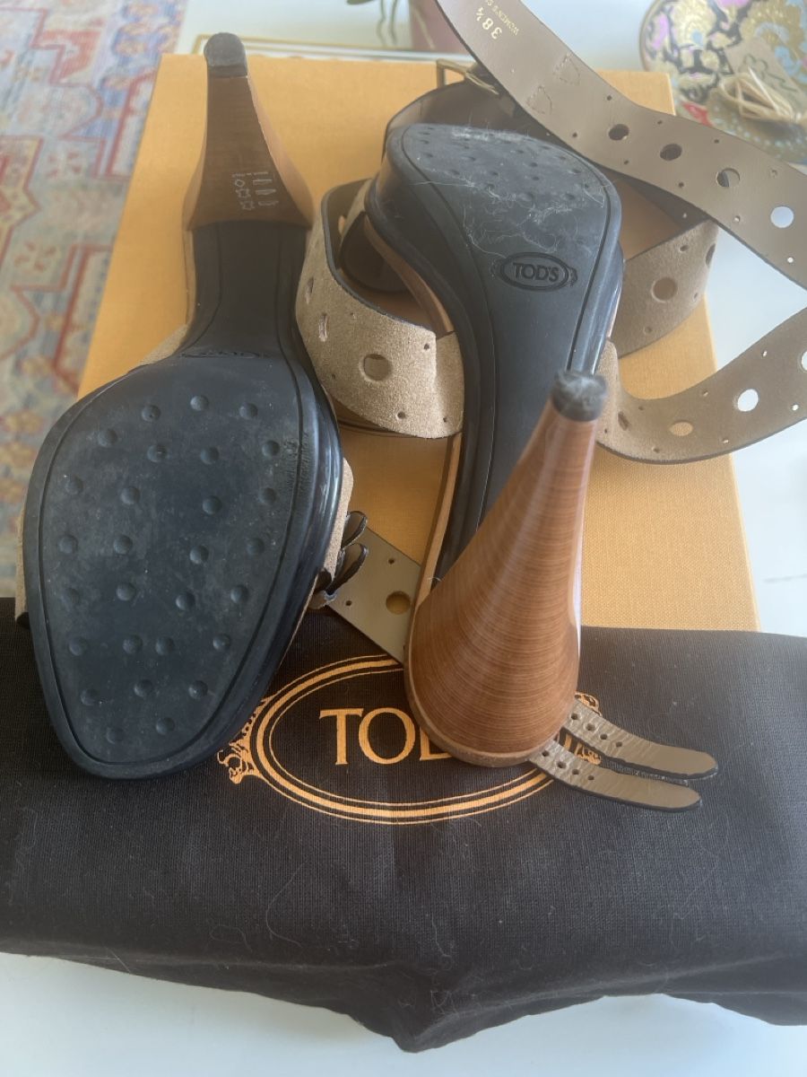 Tod'S Damenschuhe: Sandales compensées TOD'S en cuir perforé, pointure 38,5 - É – Gebraucht aus Préverenges von nad_tm7g 2