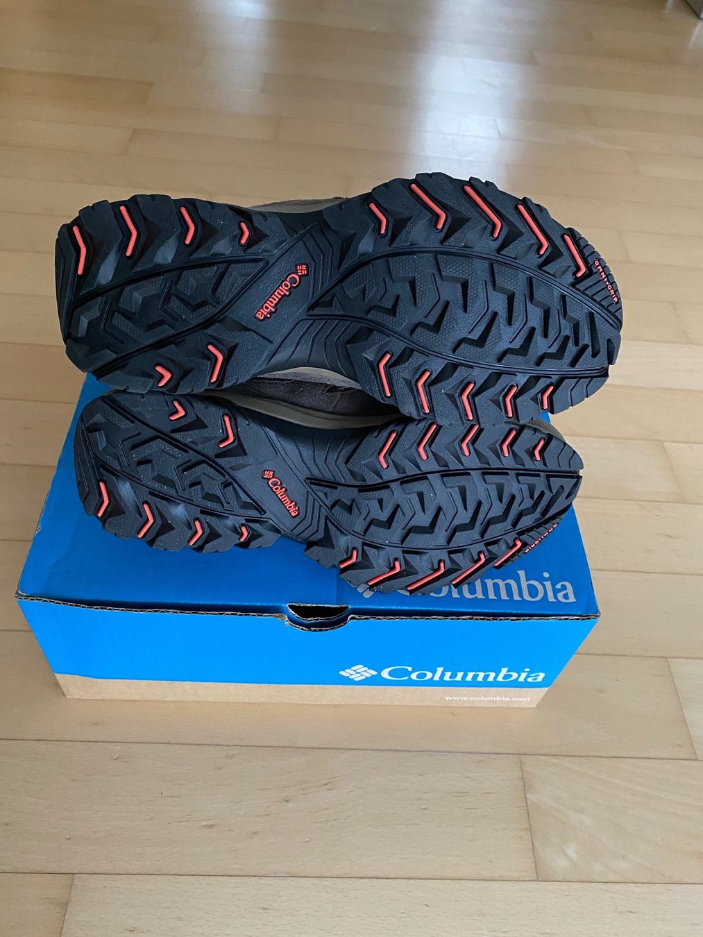 Columbia Herrenschuhe: Neue Columbia Trekkingschuhe Gr.: 37 – Neu und originalverpackt aus Buchrain von Booster10 2