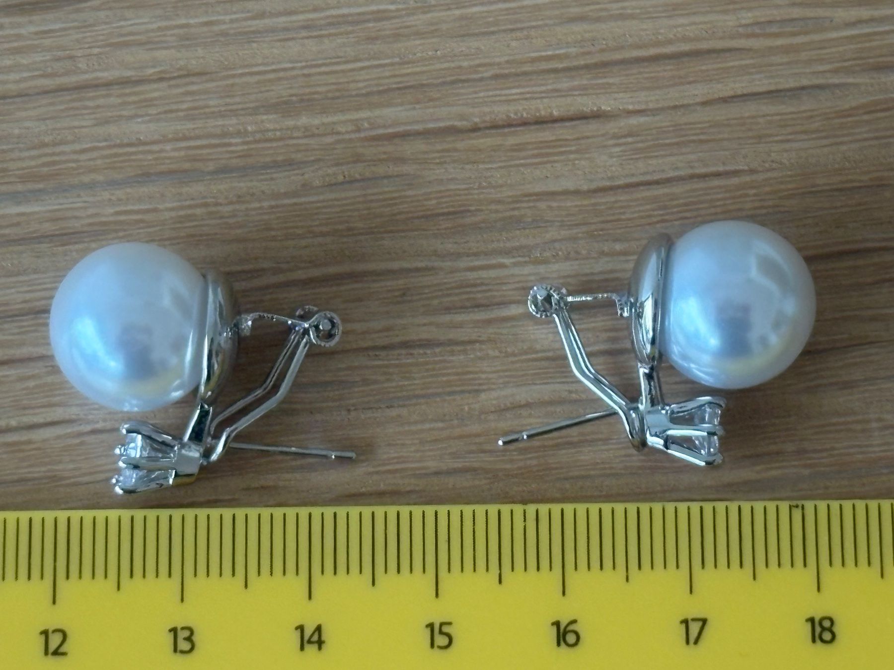 Boucles d'oreille: Luxus Elegante Ohrstecker  Kunstperlen weiss Farbe: Silber – Neuf (Voir description) à Biel-Bienne par Roserosse13 5