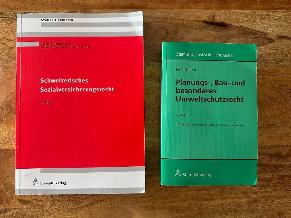 Libri: Jus-Bücher Öffentliches & Privatrecht - Paket/Einzeln – Usato da Effretikon venduto da alicebrunner 4