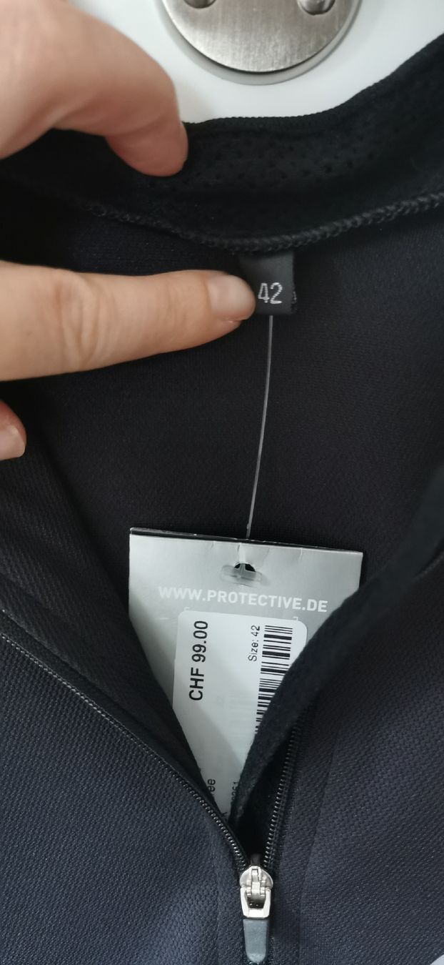 Leibchen & Hosen: Schwarzes Velotrikot, Grösse 42 – Neu (gemäss Beschreibung) aus Kirchberg SG von kar_5rtl 2