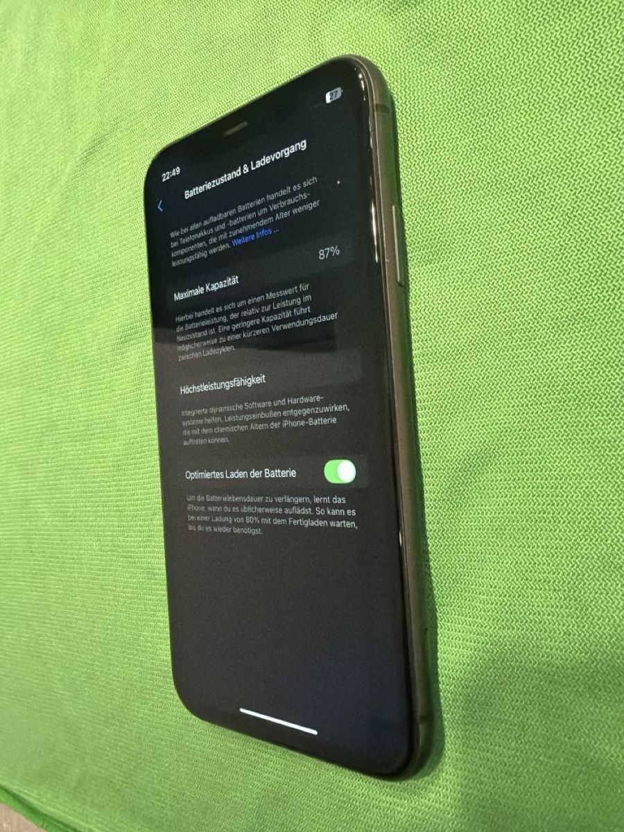 Apple Telefoni cellulari / Smartphones: iPhone 11 / Schwarz/ 64Gb / 87% Akku / H6 – Usato da Arbon venduto da BaX_94 5