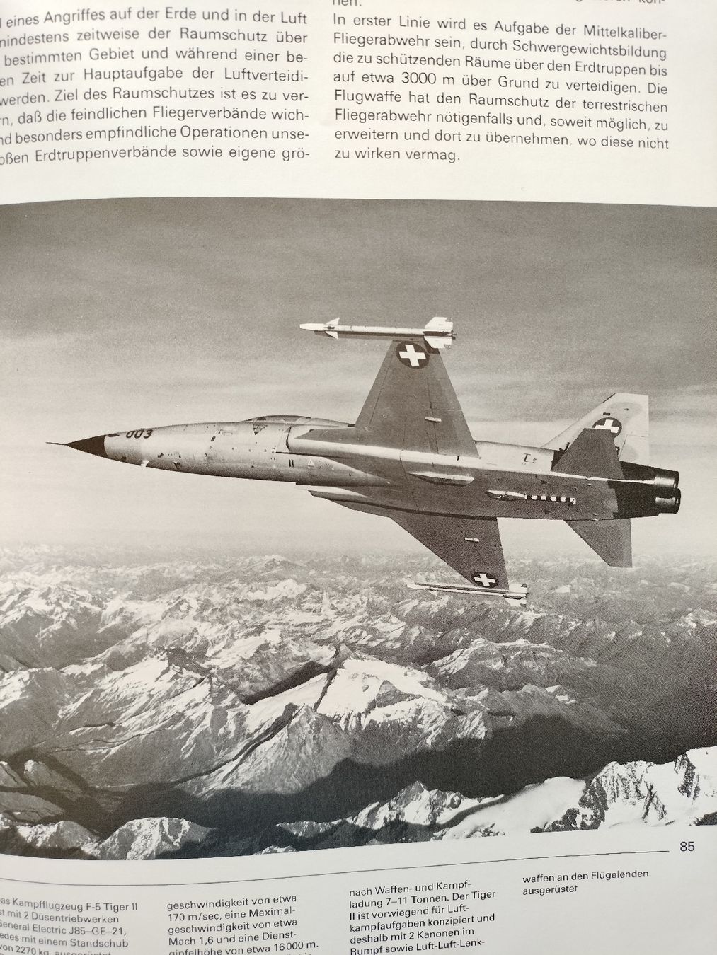 Libri: Schweizer Armee Militär Buch 1982 – Usato da Schwanden Sigrisw venduto da len_9yqg 5