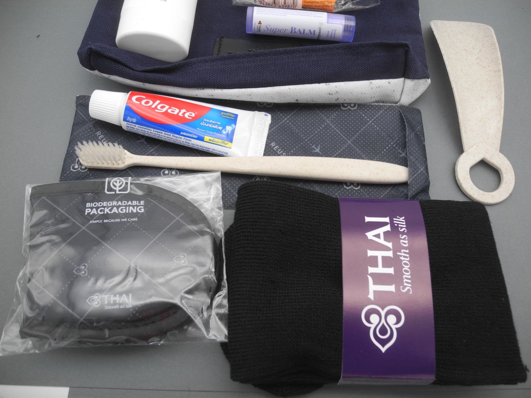 Custodie per cosmetici: Reise Necessaire / Kulturbeutel blau/weiss – Usato da Kottwil venduto da Crazyrolf 3